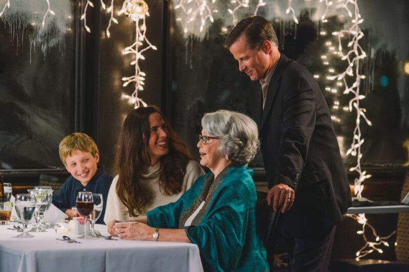 chicago-christmas-eve-lake-michigan-gourmet-dinner-cruise