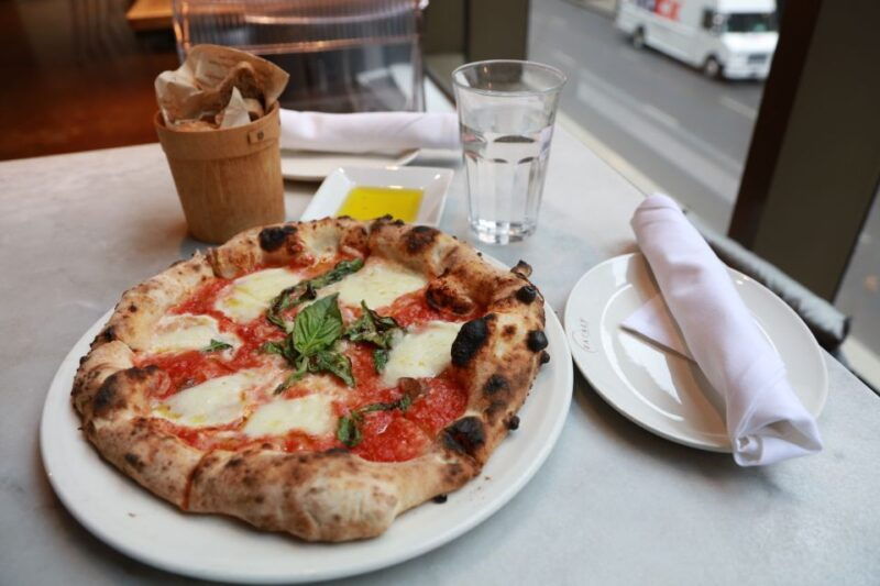 chicago-downtown-pizza-guided-walking-tour-with-tastings