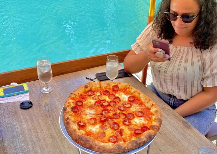 chicago-downtown-pizza-guided-walking-tour-with-tastings