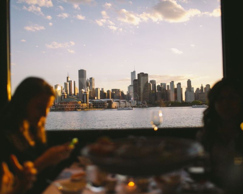 chicago-fireworks-buffet-dinner-cruise-on-lake-michigan