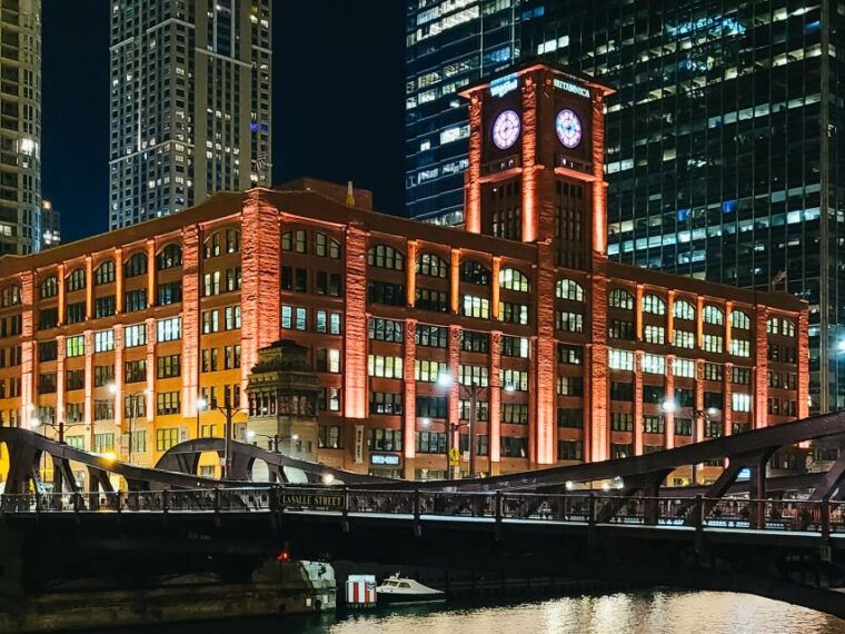 chicago-fireworks-cruise-with-lake-or-river-viewing-options