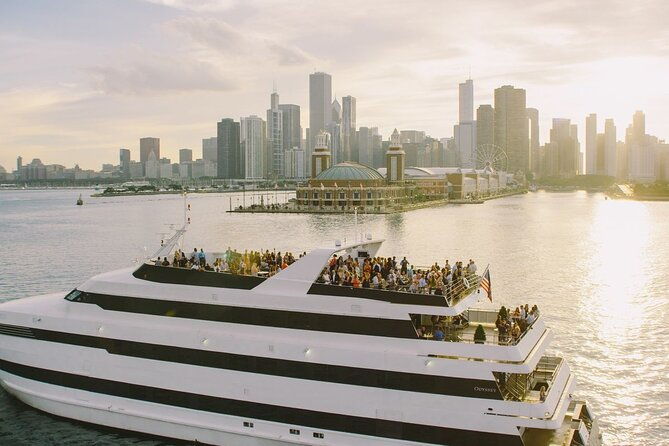 chicago-fireworks-dinner-cruise-on-lake-michigan