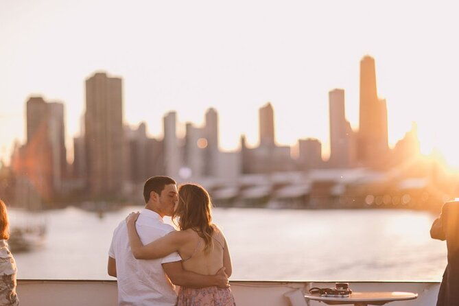 chicago-fireworks-dinner-cruise-with-buffet