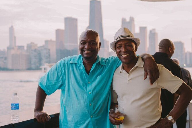 chicago-fireworks-dinner-cruise-with-buffet