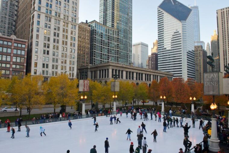 chicago-guided-holiday-walking-tour-and-food-sampling