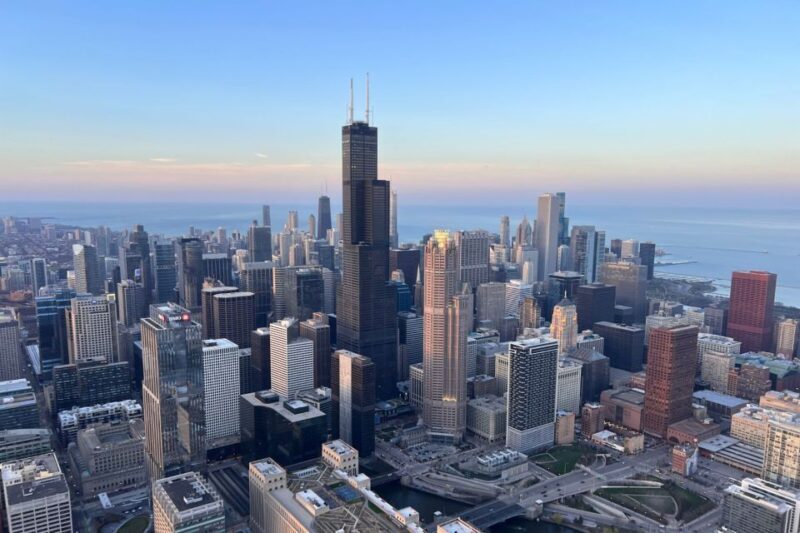 Chicago: Helicopter Tour of Chicago Skyline - A Closer Look at the Helicopter Tour Experience
