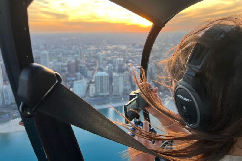chicago-helicopter-tour-of-chicago-skyline