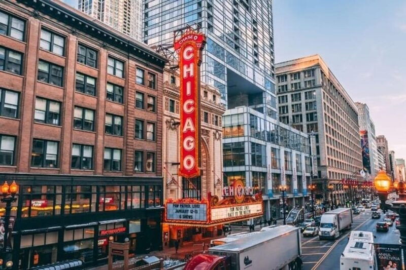 chicago-highlights-private-walking-tour-with-a-guide-2