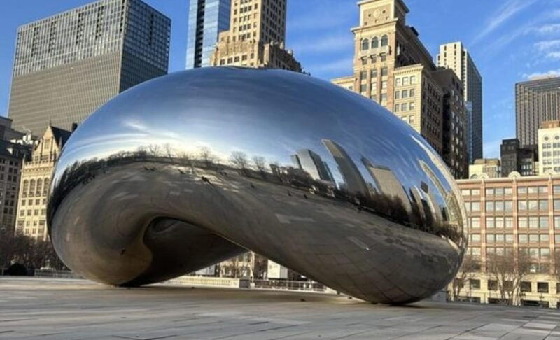 chicago-highlights-private-walking-tour-with-a-guide-2
