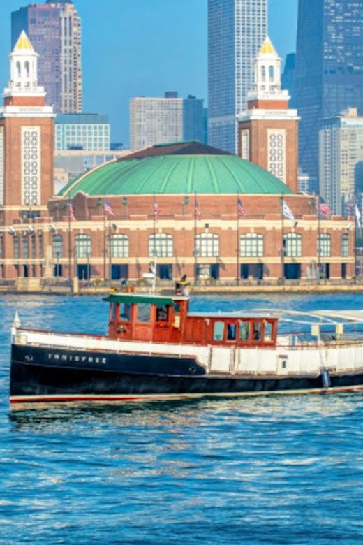 chicago-historic-architecture-chicago-river-small-boat-tour