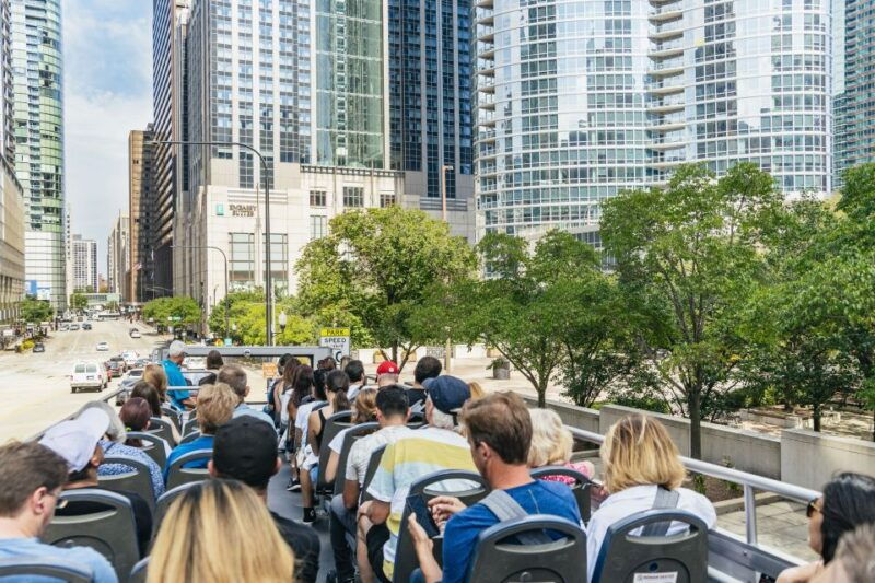 chicago-hop-on-hop-off-sightseeing-tour-by-open-top-bus