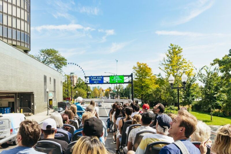 chicago-hop-on-hop-off-sightseeing-tour-by-open-top-bus