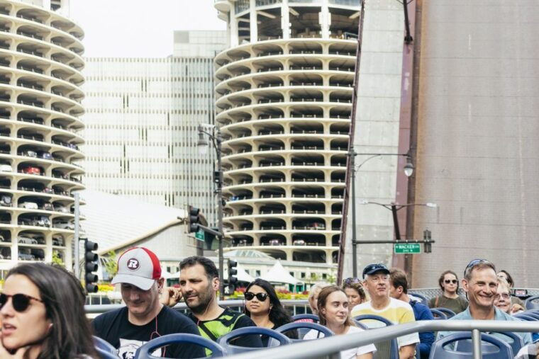 chicago-hop-on-hop-off-sightseeing-tour-by-open-top-bus