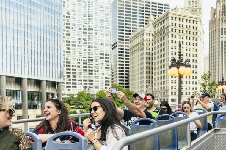 chicago-hop-on-hop-off-sightseeing-tour-by-open-top-bus