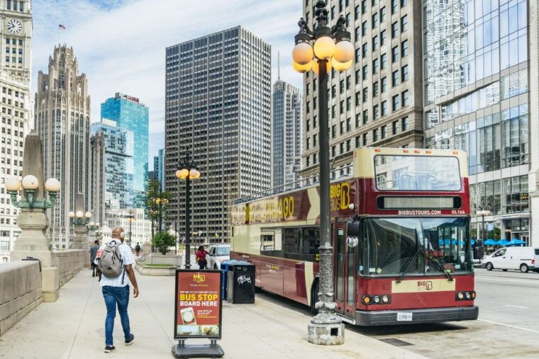 chicago-hop-on-hop-off-sightseeing-tour-by-open-top-bus