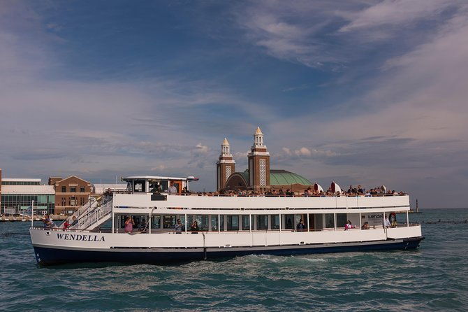 chicago-lake-and-river-architecture-tour