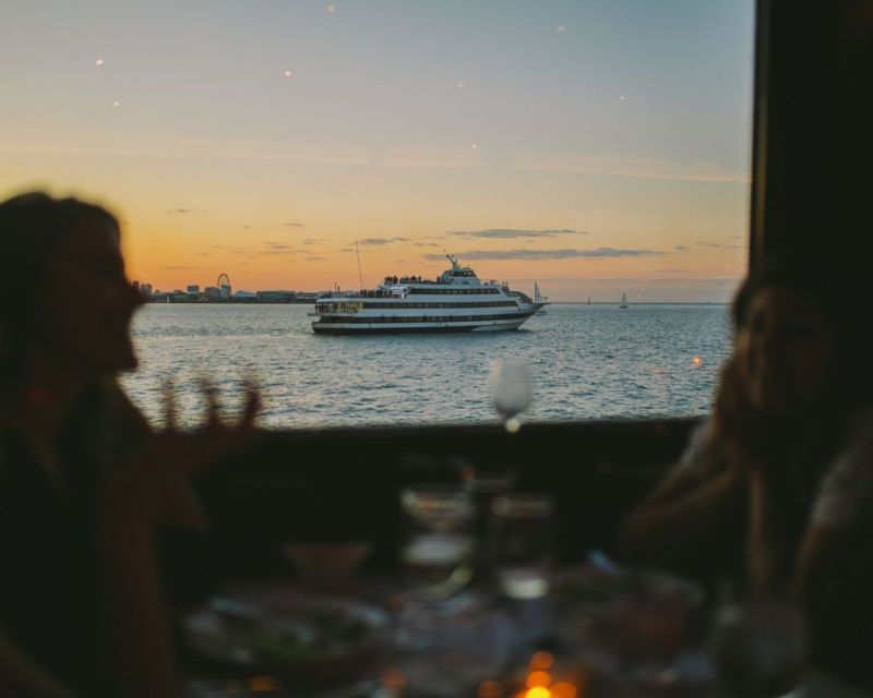 chicago-lake-michigan-gourmet-lunch-or-dinner-cruise