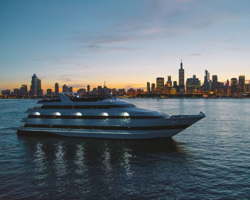 Chicago: Lake Michigan Lunch or Dinner Cruise - Key Points