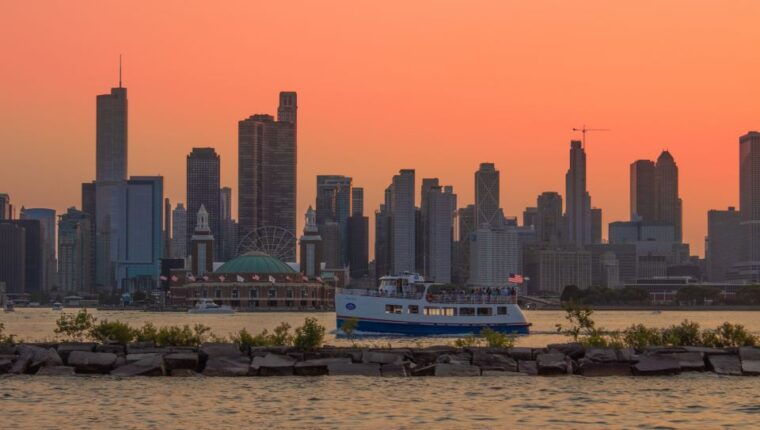 chicago-lake-michigan-skyline-cruise