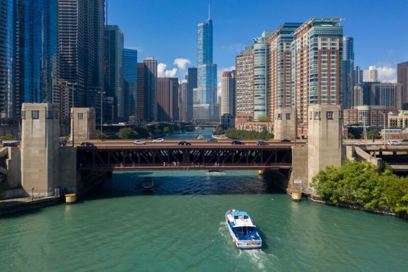 Chicago: Narrated Sightseeing River and Lake Cruise - Who Should Consider This Tour?