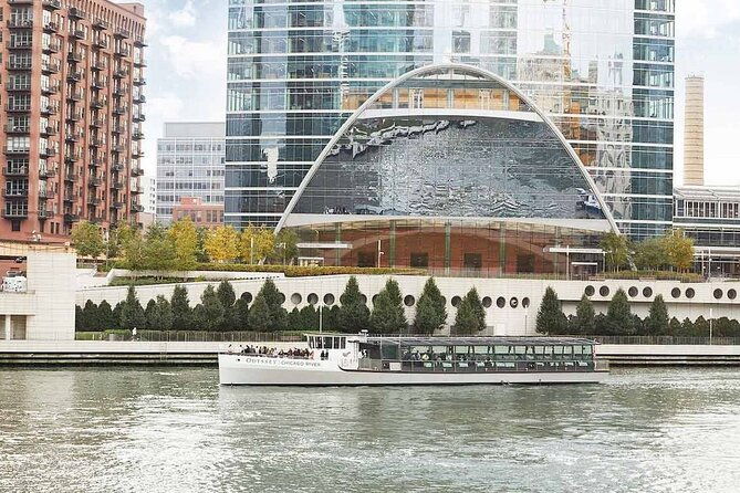 chicago-premier-plus-brunch-cruise-on-the-chicago-river