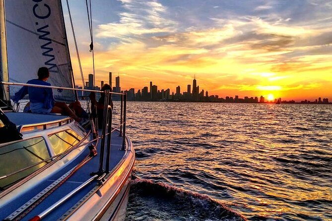 chicago-private-sunset-sail-on-lake-michigan