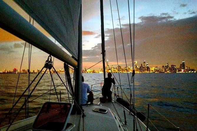 chicago-private-sunset-sail-on-lake-michigan