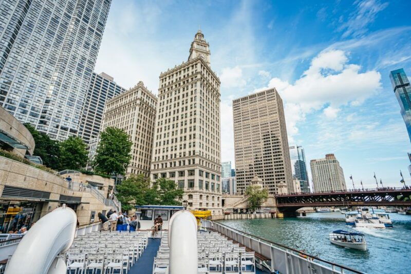 chicago-river-1-5-hour-guided-architecture-cruise