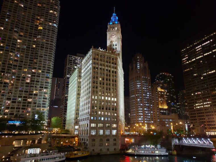 chicago-river-1-5-hour-guided-architecture-cruise