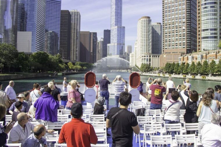 chicago-river-1-5-hour-guided-architecture-cruise