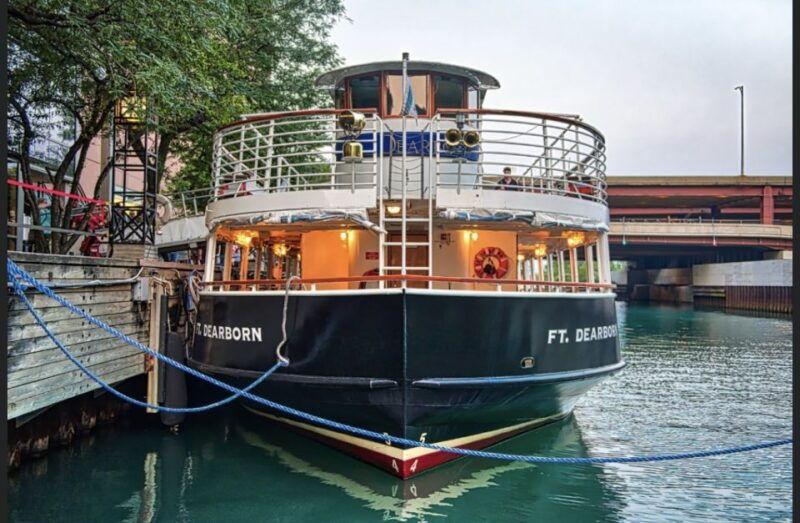 chicago-river-1-5-hour-guided-architecture-riverboat-tour