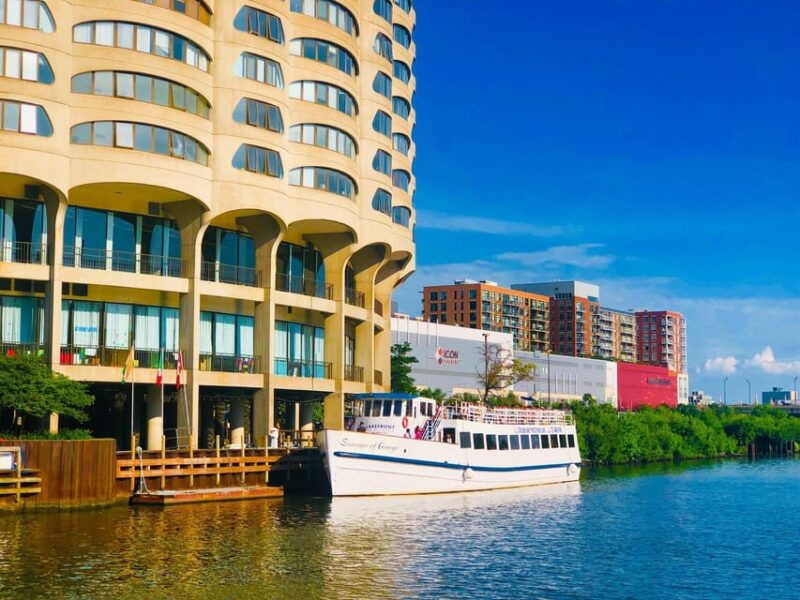chicago-river-90-min-architecture-boat-tour
