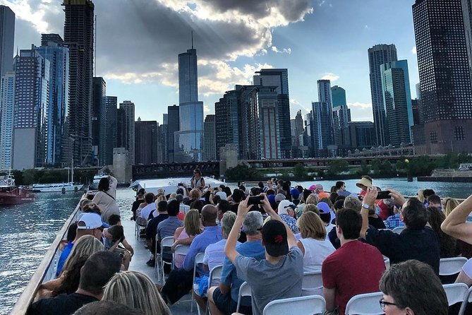 chicago-river-90-minute-architecture-boat-tour