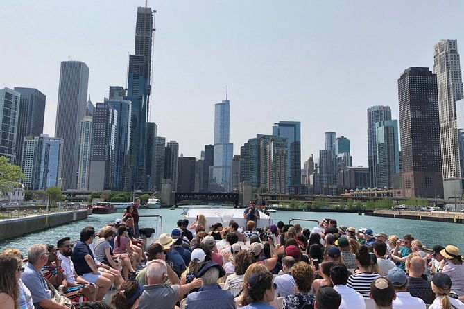 chicago-river-90-minute-architecture-boat-tour