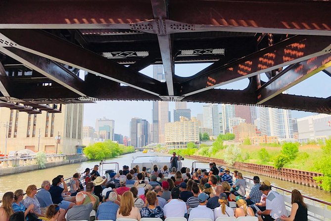 chicago-river-90-minute-architecture-boat-tour