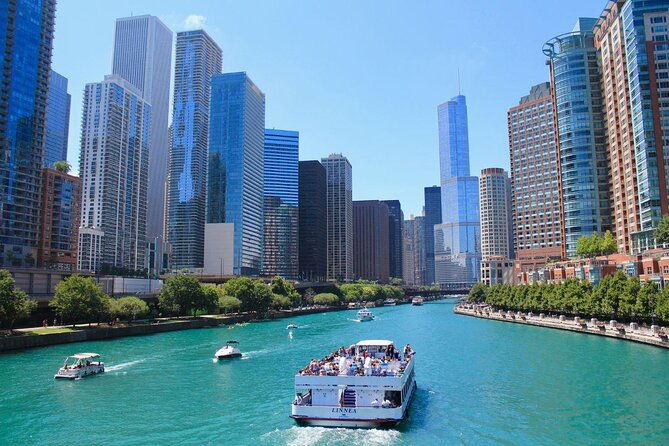 chicago-river-architecture-tour-aboard-a-historic-yacht