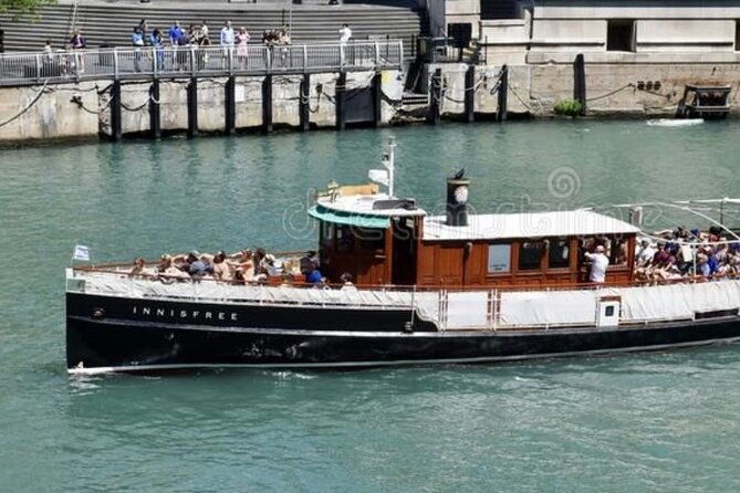 chicago-river-architecture-tour-aboard-a-historic-yacht