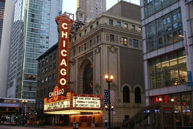 chicago-seasonal-stroll-walking-tour-of-holiday-attractions