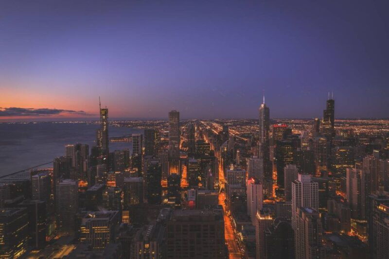 chicago-small-group-night-tour-w-skydeck-skyline-cruise