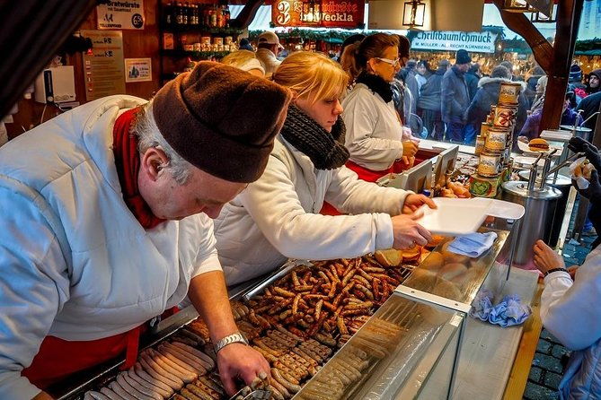 chicago-style-holiday-hike-festive-food-and-walking-tour