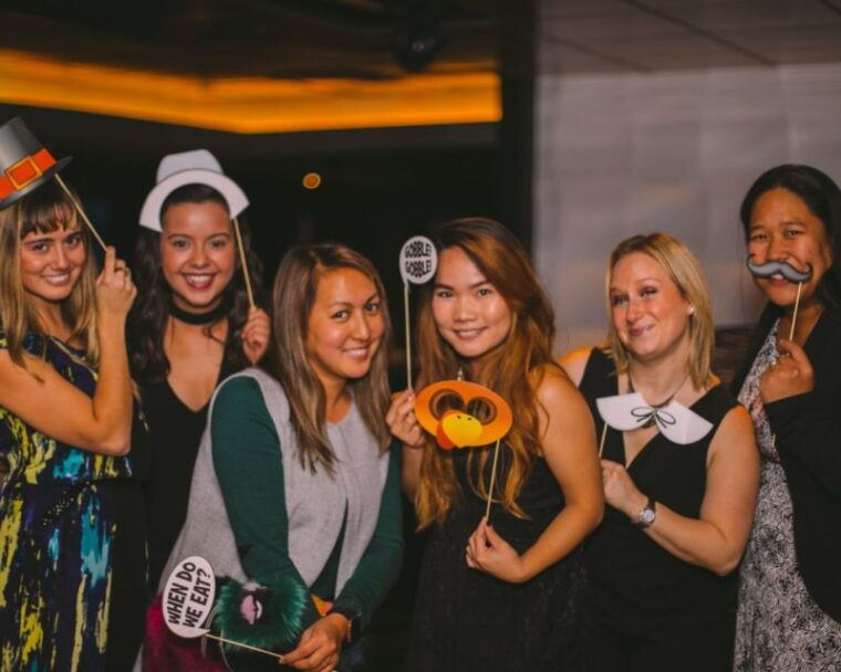 chicago-thanksgiving-gourmet-lunch-cruise-on-lake-michigan