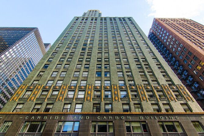 chicago-walking-tour-art-deco-skyscrapers-riverfront