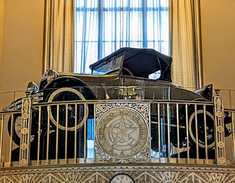 chicago-walking-tour-see-inside-art-deco-masterpieces