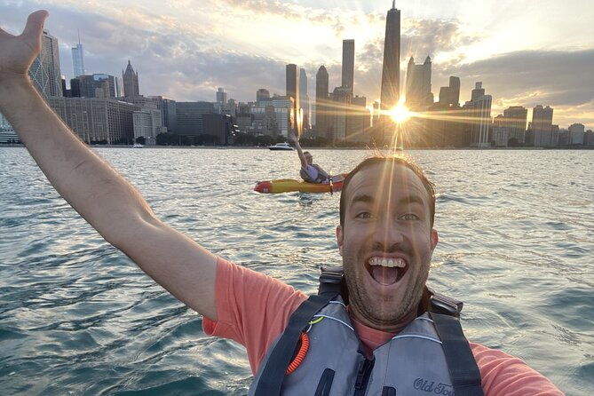 chicagos-lake-michigan-downtown-kayak-rental-at-ohio-street-beach
