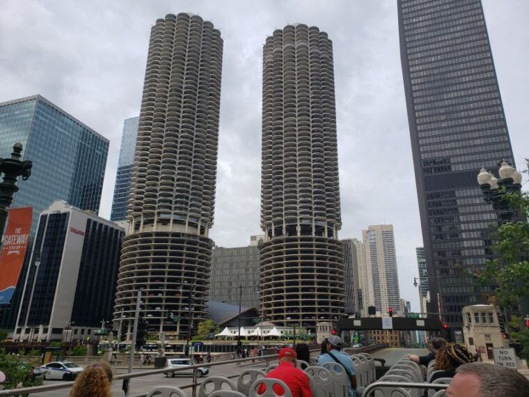 chicagos-modern-skyscrapers-guided-walking-tour