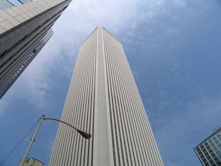 chicagos-modern-skyscrapers-guided-walking-tour