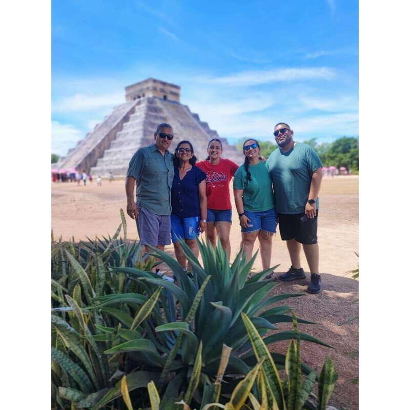 Chichen Itza PRIVATE TOUR (lunch + cenote Oxman) - Key Points