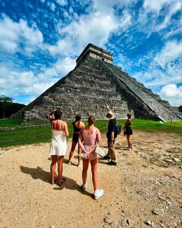 Chichen Itza: Valladolid and Stunning Cenote - Private Tour - Gastronomic Delights: Tasting Mexican and Mayan Cuisine