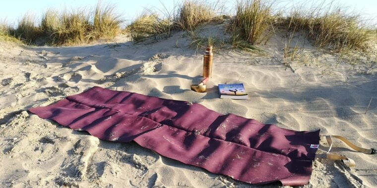 chichester-beach-yoga-on-hayling-island