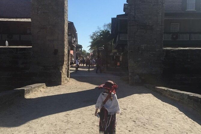 child-friendly-pirate-walking-tour
